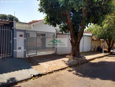 Casa para Venda, em Teodoro Sampaio, bairro Centro, 3 dormitórios, 2 banheiros, 1 suíte, 4 vagas